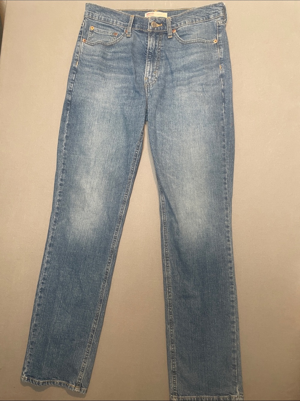Signature by Levi Strauss Men's Straight Leg Jeans in Light Blue Wash W32 L32